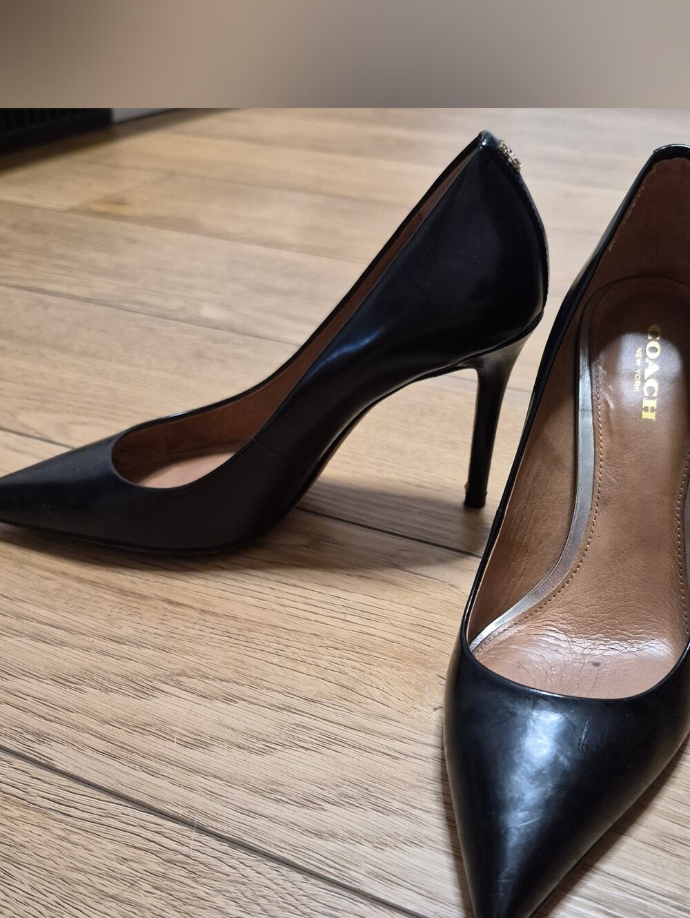 COACH leather black heels sz 5 gorgeous!